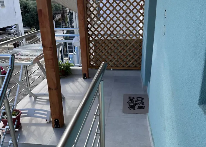 The Velvet Thasoss Makriammos